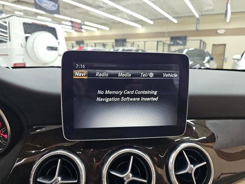 Used 2018 Mercedes-Benz CLA 250 image 30