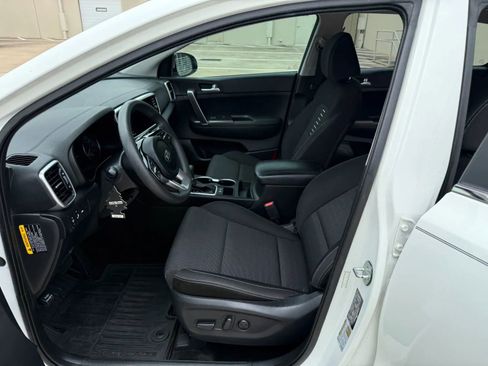 Used 2021 Kia Sportage LX w/ LX Fwd Popular Package image 12