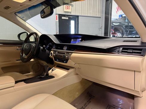 Used 2013 Lexus ES 350 w/ Premium Pkg FWD image 19