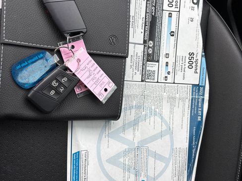 Used 2022 Volkswagen Tiguan SE image 26