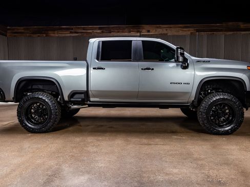 Used 2026 Chevrolet Silverado 2500 ZR2 w/ LPO, Dark Essentials Package image 11