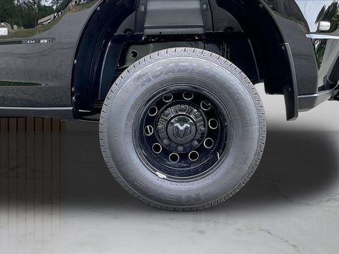 New 2026 RAM 3500 Big Horn AWD/4WD image 34