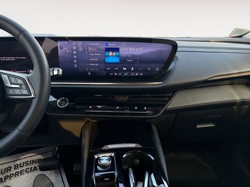 Used 2024 Buick Envision Avenir image 11