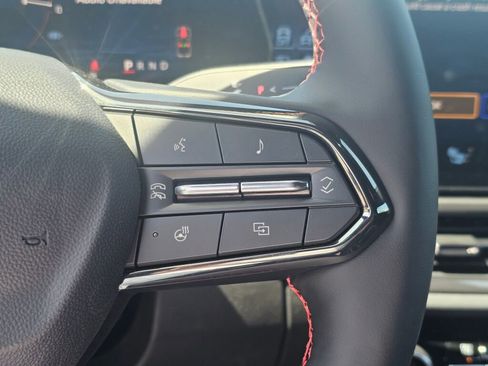 New 2025 Chevrolet Equinox EV RS image 31