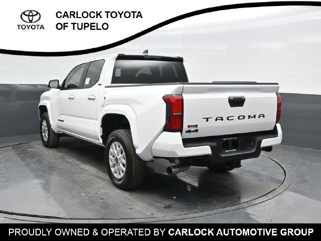 Used 2025 Toyota Tacoma SR5 AWD/4WD image 11