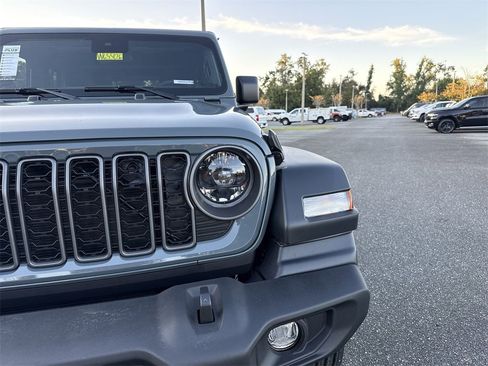 New 2025 Jeep Wrangler Sport S image 9