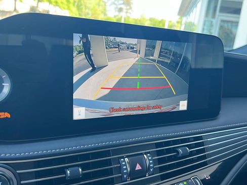Used 2024 Lexus LS 500 image 25
