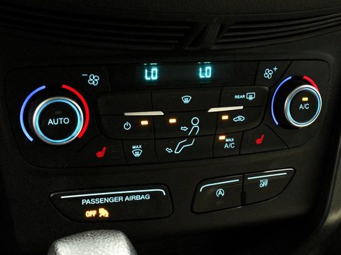Used 2018 Ford Escape SE w/ Ford Safe & Smart Package FWD image 28