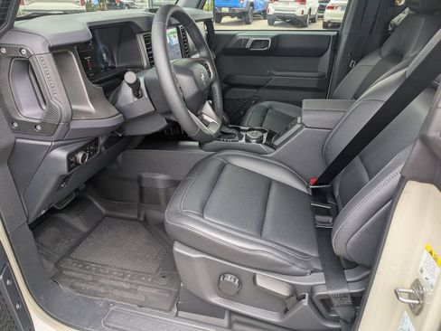 New 2025 Ford Bronco Badlands AWD/4WD image 17