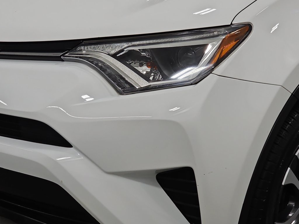Used 2017 Toyota RAV4 LE w/ All Weather Liner Package AWD/4WD image 33