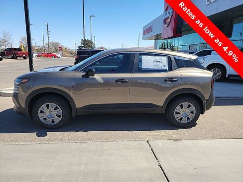 New 2025 Nissan Kicks S image 4