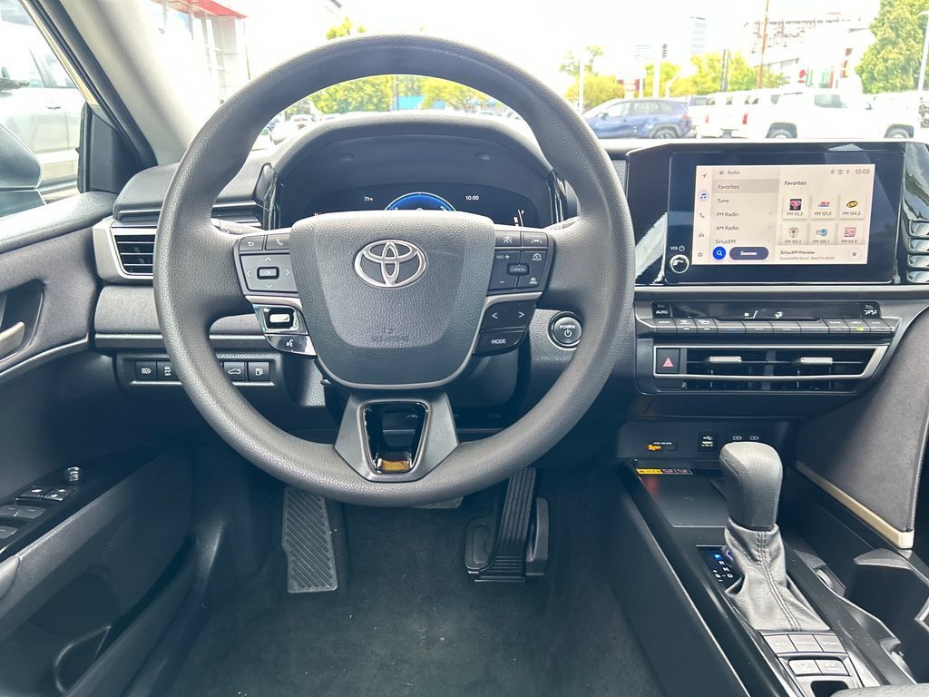 Used 2025 Toyota Camry LE FWD image 14