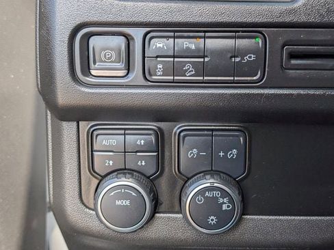 Used 2022 Chevrolet Tahoe Z71 image 22