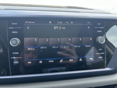 Used 2023 Volkswagen Taos SE w/ Panoramic Sunroof Package AWD/4WD image 12