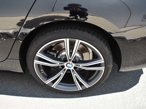 Used 2023 BMW 330i xDrive Sedan w/ Premium Package AWD/4WD image 9