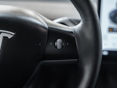 Used 2024 Tesla Model Y Long Range image 31