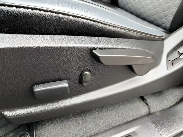 Used 2019 Chevrolet Colorado Z71 AWD/4WD image 11