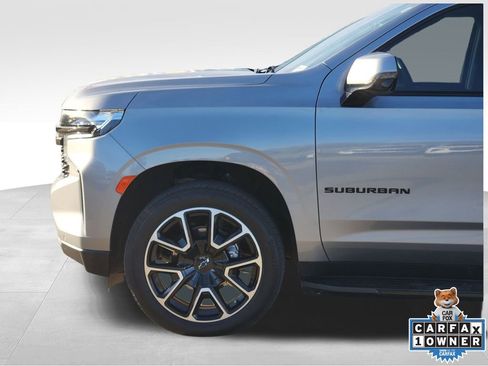 Used 2024 Chevrolet Suburban RST w/ Luxury Package image 11