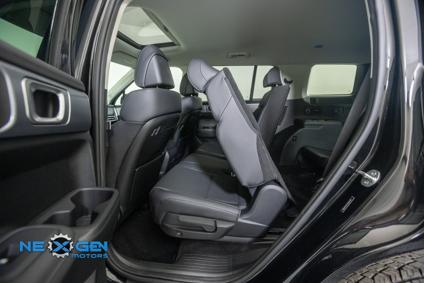 Used 2025 Hyundai Santa Fe XRT AWD/4WD image 32