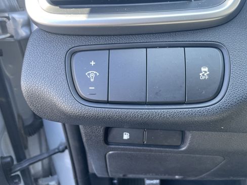 Used 2017 Kia Sorento LX image 40