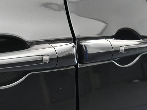 Used 2023 Chrysler Pacifica Limited w/ S Appearance Package image 40