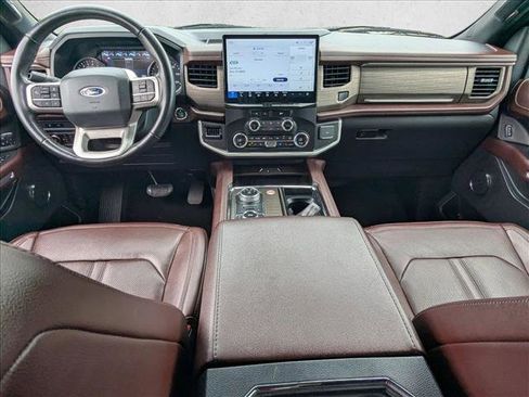 Used 2024 Ford Expedition Limited image 18