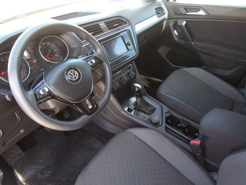 Used 2020 Volkswagen Tiguan S image 16