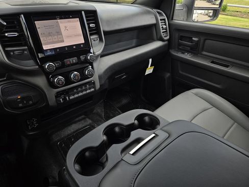 New 2026 RAM 3500 Tradesman w/ Chrome Appearance Group A AWD/4WD image 18