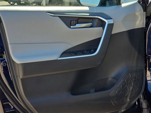 New 2025 Toyota RAV4 XLE image 17