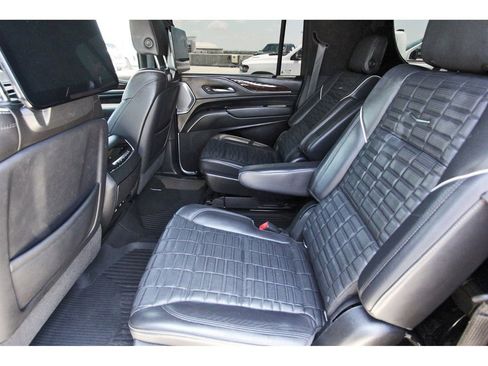 Used 2021 Cadillac Escalade ESV Sport Platinum w/ Heavy-Duty Trailer Package AWD/4WD image 7