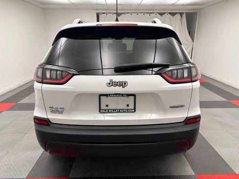 Used 2021 Jeep Cherokee Latitude AWD/4WD image 5