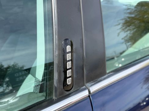 Used 2006 Mercury Montego Premier image 5