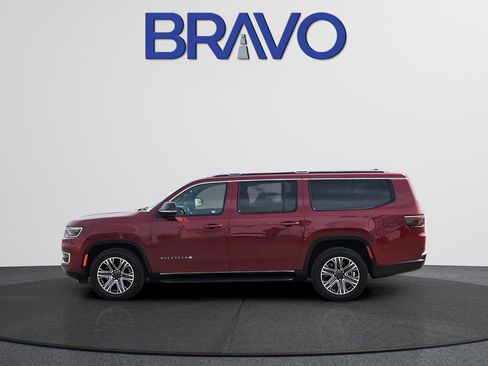 Used 2024 Jeep Wagoneer L Series II RWD image 6