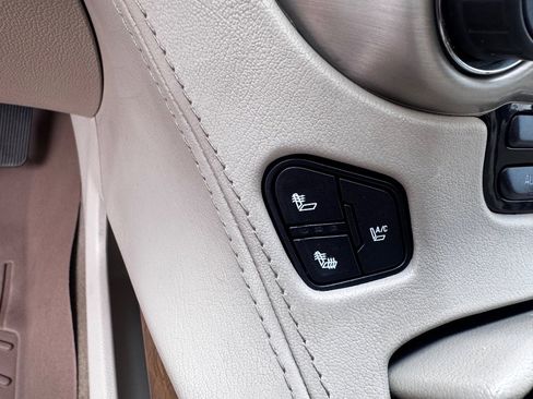 Used 2016 GMC Yukon XL Denali w/ Open Road Package image 32