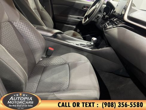 Used 2022 Toyota C-HR XLE FWD image 11