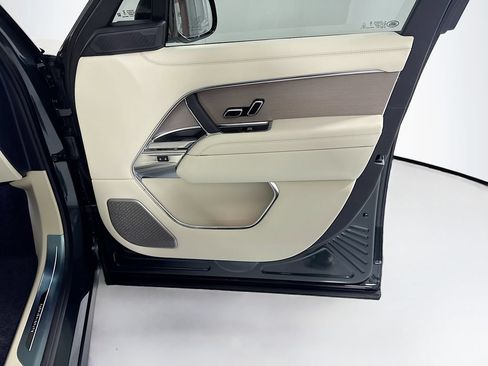 New 2026 Land Rover Range Rover Autobiography AWD/4WD image 25