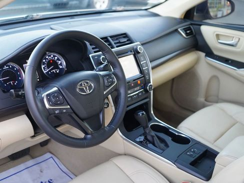 Used 2016 Toyota Camry XLE image 9