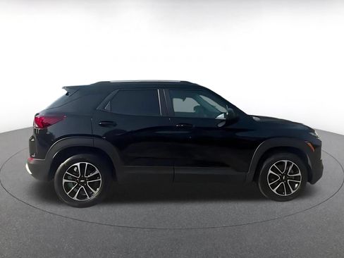Used 2025 Chevrolet TrailBlazer LT FWD image 14