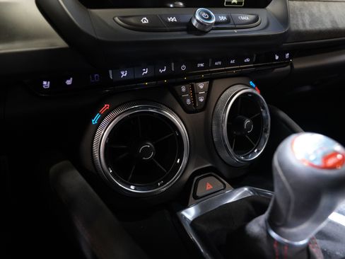 Used 2018 Chevrolet Camaro ZL1 RWD image 37