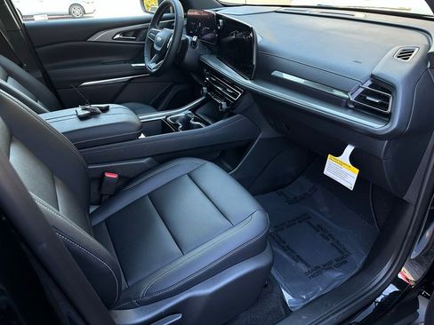 New 2026 Chevrolet Traverse LT image 16