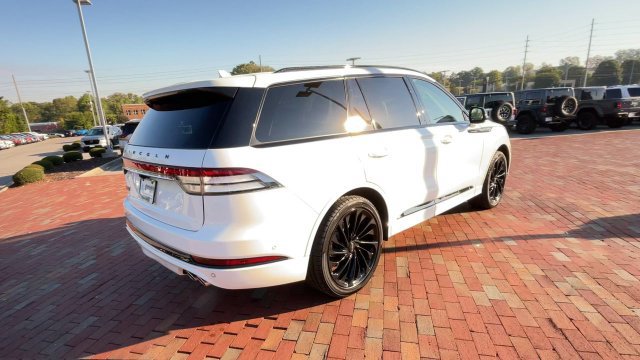 Used 2023 Lincoln Aviator Black Label w/ Jet Package AWD/4WD image 9