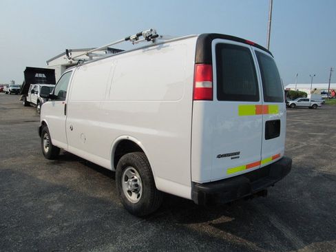 Used 2015 Chevrolet Express 2500 RWD image 5