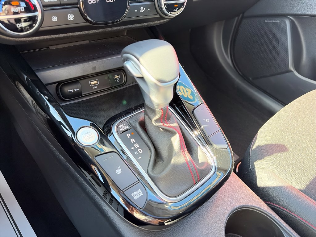 Used 2025 Kia Soul GT-Line w/ GT-Line Technology Package FWD image 24
