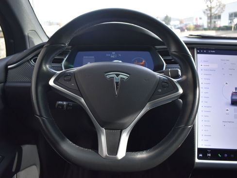 Used 2017 Tesla Model X 75D image 9