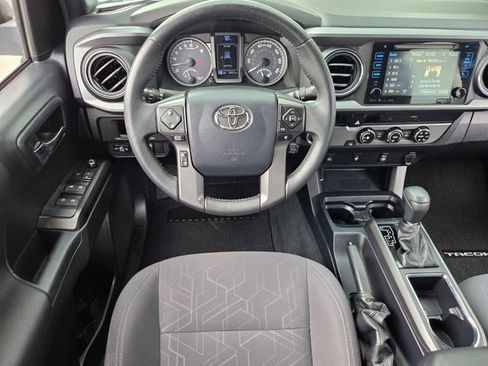 Used 2017 Toyota Tacoma TRD Sport w/ Tow Package image 22