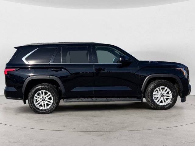 Used 2026 Toyota Sequoia SR5 w/ SR5 Premium Package AWD/4WD image 4