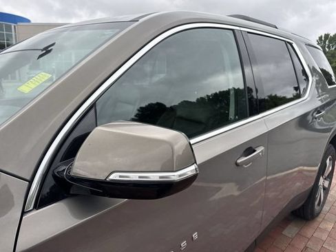 Used 2018 Chevrolet Traverse LT w/ LPO, Floor Liner Package FWD image 5