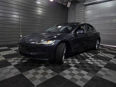 Used 2025 Tesla Model 3 Long Range image 39