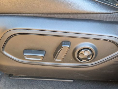 Used 2025 Jeep Grand Cherokee Limited image 12