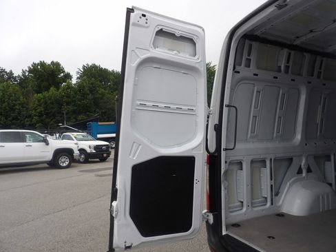 Used 2023 Mercedes-Benz Sprinter 2500 image 37